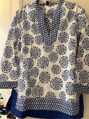 Zac & Rachel White Tunic with Navy Blue Floral Print